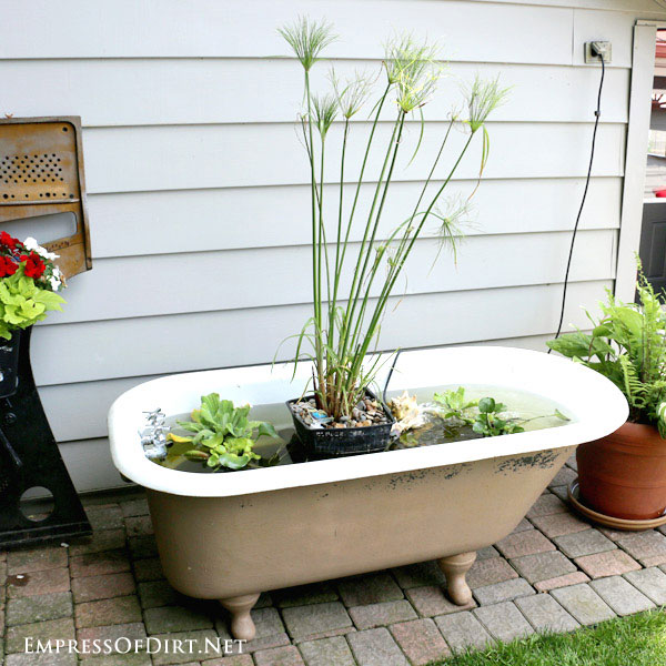 1 DIY-Bathtub-Garden-Pond-1