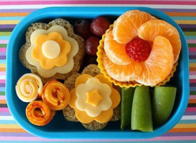3 2a Gorgeous-diy-healthy-snack-box-for-your-kids